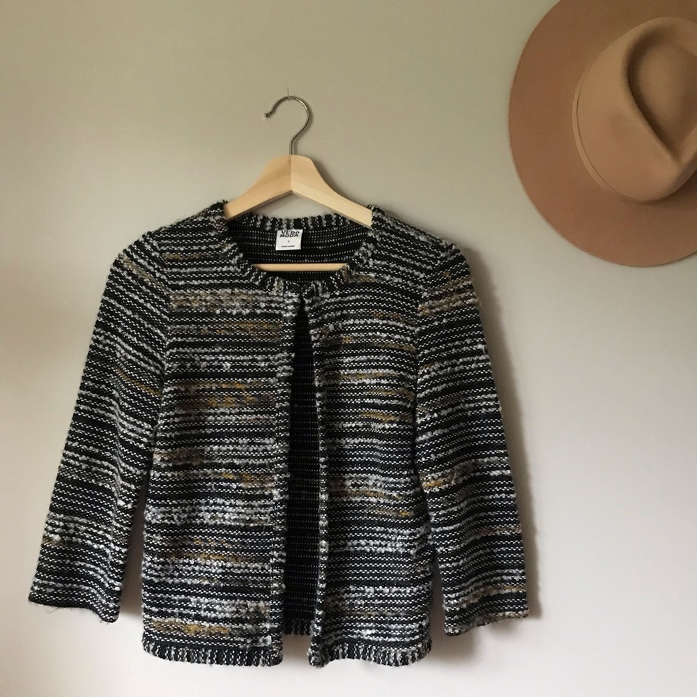 Bouclé cropped cardi